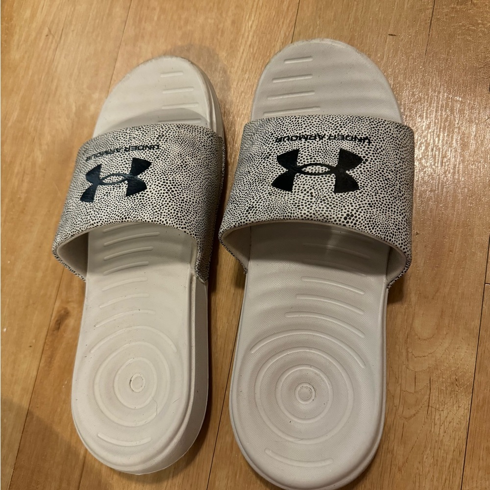 Under Armour Textured White Slide Sandals
